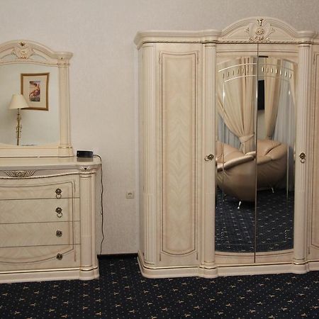 Kleopatra Vip Hotel Kamyanets-Podilski Dış mekan fotoğraf