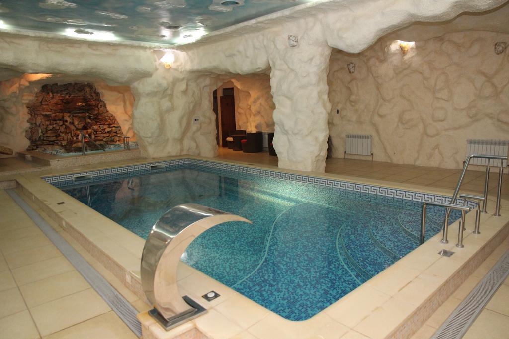 Kleopatra Vip Hotel Kamyanets-Podilski Dış mekan fotoğraf