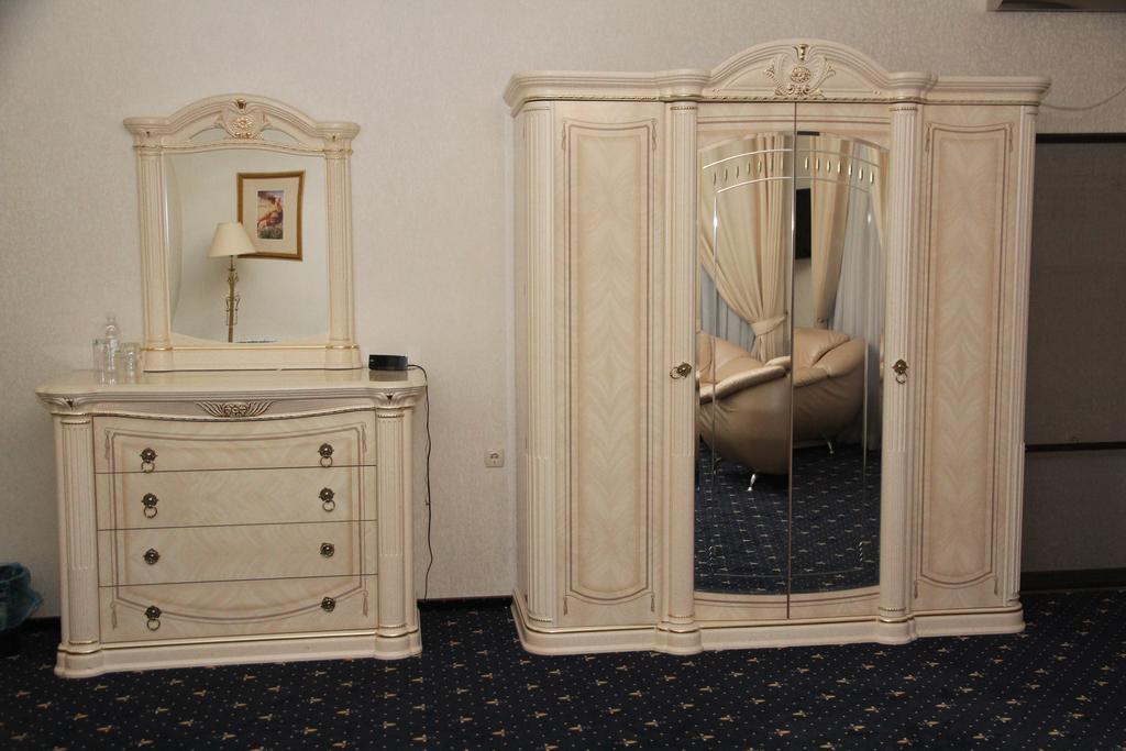 Kleopatra Vip Hotel Kamyanets-Podilski Dış mekan fotoğraf