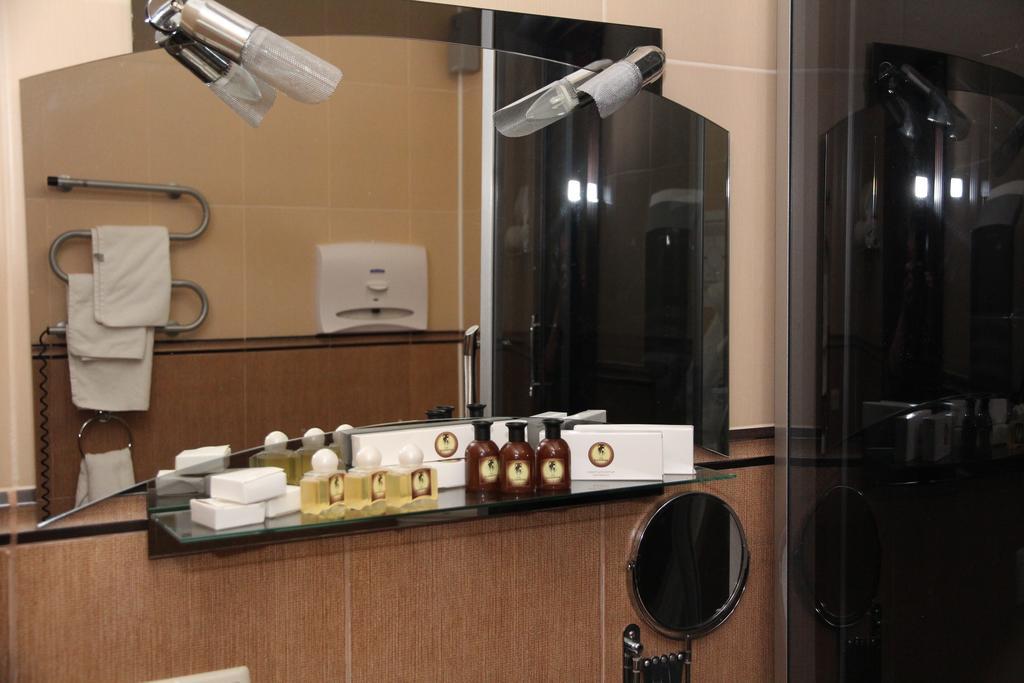 Kleopatra Vip Hotel Kamyanets-Podilski Dış mekan fotoğraf